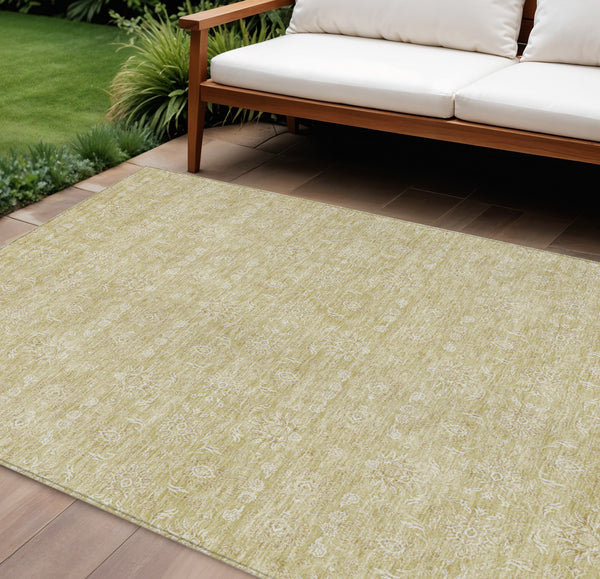 Homeroots 3' Floral Washable Area Rug In Artichoke Green Mint Green & Ivory For Indoor/Outdoor Spaces 10' X 14' Polyester 582331
