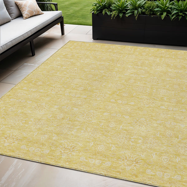 Homeroots 3' Floral Washable Area Rug In Artichoke Green Mint Green & Ivory For Indoor/Outdoor Spaces 5' X 8' Polyester 582351