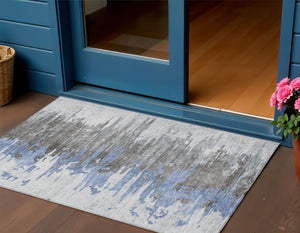 Homeroots 3' Blue Gray And Silver Abstract Washable Area Rug For Indoor And Outdoor Spaces - Durable Design 3' X 5' Polyester 582380