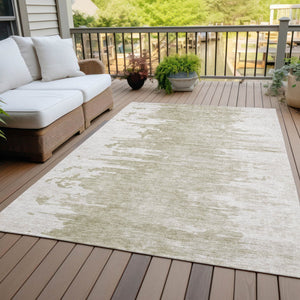Homeroots 3' Stylish Green And Mint Abstract Washable Area Rug For Indoor And Outdoor Spaces, Durable Design 10' X 14' Polyester 582451