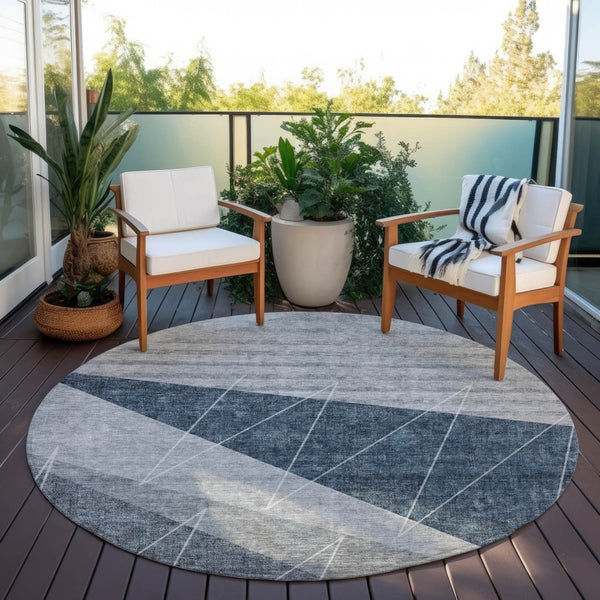 Homeroots 3' Mint Green And Ivory Geometric Washable Area Rug For Indoor And Outdoor Spaces, Stain Resistant 8' Round Polyester 582466