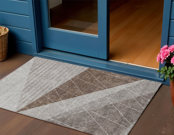 Homeroots 3' Mint Green And Ivory Geometric Washable Area Rug For Indoor And Outdoor Spaces, Stain Resistant 3' X 5' Polyester 582470