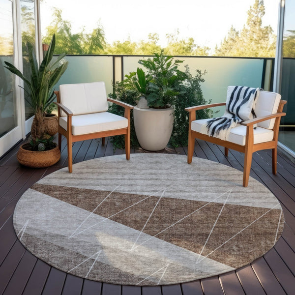 Homeroots 3' Mint Green And Ivory Geometric Washable Area Rug For Indoor And Outdoor Spaces, Stain Resistant 8' Round Polyester 582472