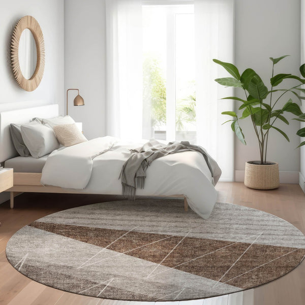 Homeroots 3' Mint Green And Ivory Geometric Washable Area Rug For Indoor And Outdoor Spaces, Stain Resistant 8' Round Polyester 582472