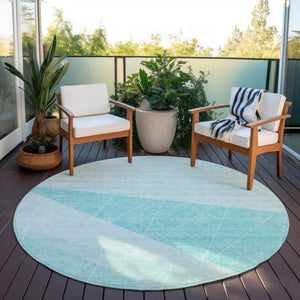 Homeroots 3' Mint Green And Ivory Geometric Washable Area Rug For Indoor And Outdoor Spaces, Stain Resistant 8' Round Polyester 582496