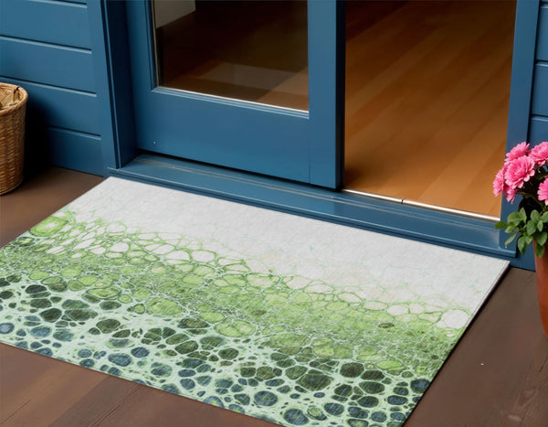 Homeroots 3' Stylish Green And Mint Abstract Washable Area Rug For Indoor And Outdoor Spaces, Durable Design 3' X 5' Polyester 582506