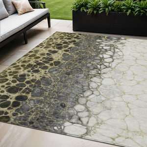 Homeroots 3' Stylish Green And Mint Abstract Washable Area Rug For Indoor And Outdoor Spaces, Durable Design 5' X 8' Polyester 582513