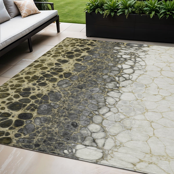 Homeroots 3' Stylish Green And Mint Abstract Washable Area Rug For Indoor And Outdoor Spaces, Durable Design 5' X 8' Polyester 582513