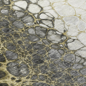 Homeroots 3' Stylish Green And Mint Abstract Washable Area Rug For Indoor And Outdoor Spaces, Durable Design 5' X 8' Polyester 582513