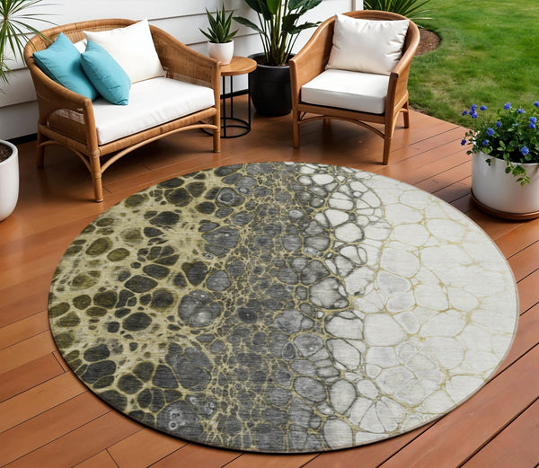 Homeroots 3' Stylish Green And Mint Abstract Washable Area Rug For Indoor And Outdoor Spaces, Durable Design 8' Round Polyester 582514