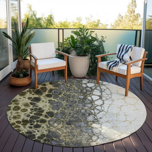 Homeroots 3' Stylish Green And Mint Abstract Washable Area Rug For Indoor And Outdoor Spaces, Durable Design 8' Round Polyester 582514