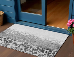 Homeroots 3' Stylish Green And Mint Abstract Washable Area Rug For Indoor And Outdoor Spaces, Durable Design 3' X 5' Polyester 582518