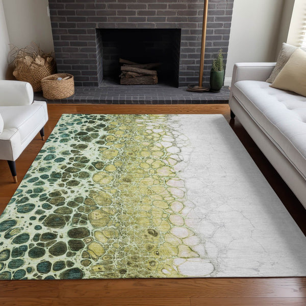 Homeroots 3' Stylish Green And Mint Abstract Washable Area Rug For Indoor And Outdoor Spaces, Durable Design 5' X 8' Polyester 582531