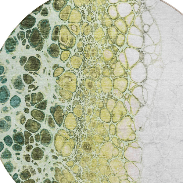 Homeroots 3' Stylish Green And Mint Abstract Washable Area Rug For Indoor And Outdoor Spaces, Durable Design 8' Round Polyester 582532