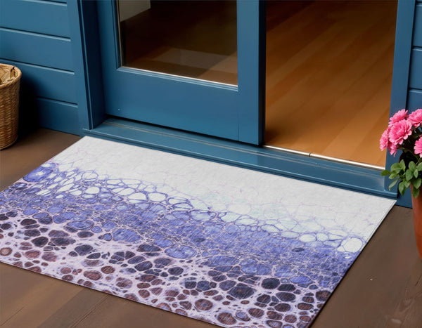 Homeroots 3' Stylish Green And Mint Abstract Washable Area Rug For Indoor And Outdoor Spaces, Durable Design 3' X 5' Polyester 582536