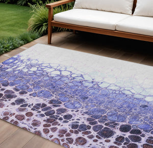 Homeroots 3' Stylish Green And Mint Abstract Washable Area Rug For Indoor And Outdoor Spaces, Durable Design 10' X 14' Polyester 582541