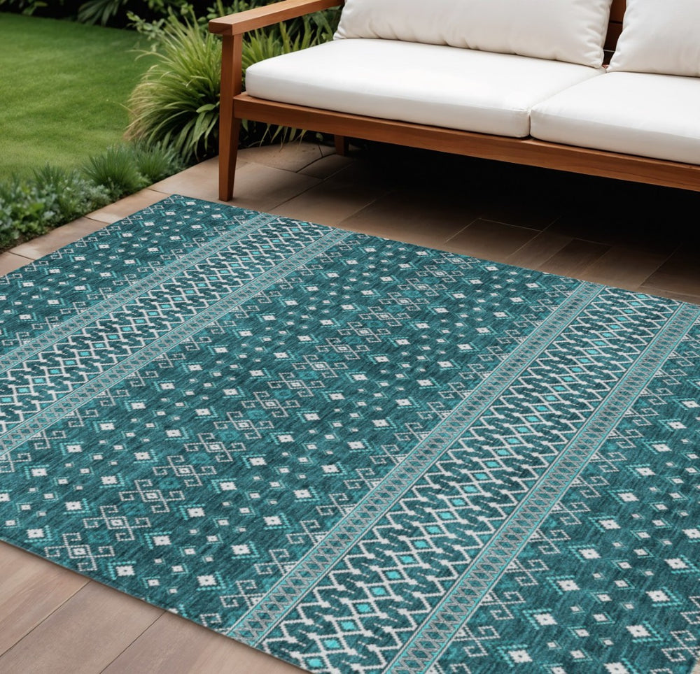 HomeRoots 9' Vibrant Teal Blue Aqua Tribal Area Rug - Durable, Washable Indoor Outdoor Design for High Traffic Use 9' X 12' 582594