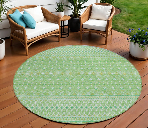 Homeroots 3' Stylish Green And Mint Tribal Washable Area Rug For Indoor And Outdoor Spaces, Durable Design 8' Round Polyester 582598