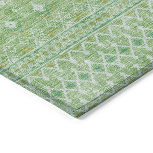 Homeroots 3' Stylish Green And Mint Tribal Washable Area Rug For Indoor And Outdoor Spaces, Durable Design 8' X 10' Polyester 582599