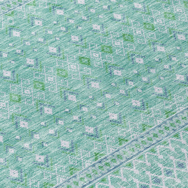 Homeroots 3' Stylish Green And Mint Tribal Washable Area Rug For Indoor And Outdoor Spaces, Durable Design 8' Round Polyester 582604