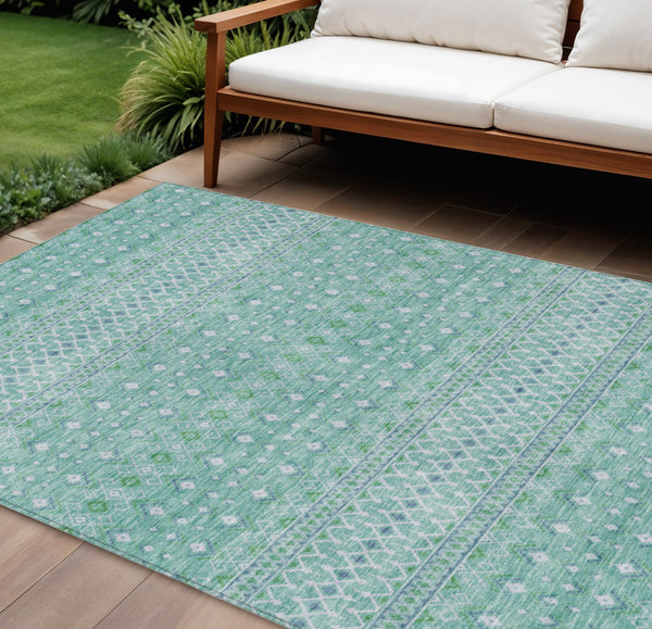Homeroots 3' Stylish Green And Mint Tribal Washable Area Rug For Indoor And Outdoor Spaces, Durable Design 10' X 14' Polyester 582607