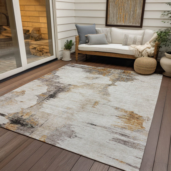 Homeroots 3' Elegant Beige Ivory And Taupe Abstract Washable Area Rug For Indoor And Outdoor Spaces 8' X 10' Polyester 582659