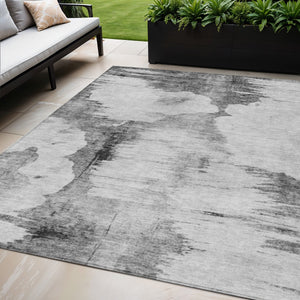 Homeroots 3' Elegant Beige Ivory And Taupe Abstract Washable Area Rug For Indoor And Outdoor Spaces 5' X 8' Polyester 582669