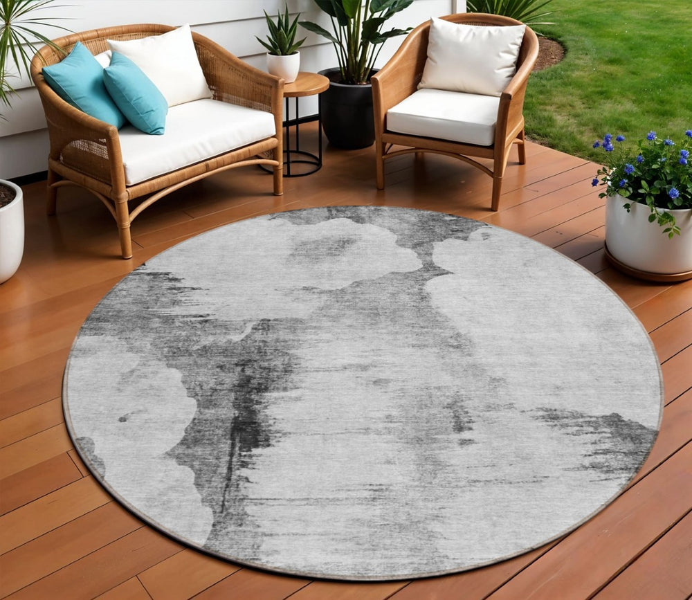 HomeRoots 5' Contemporary Gray Silver Charcoal Abstract Washable Area Rug for Indoor Outdoor Versatility 8' Round 582670