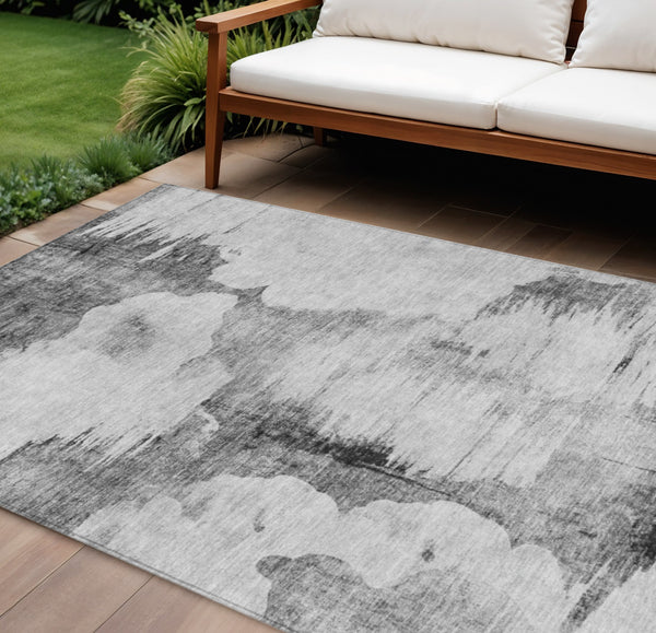 Homeroots 3' Elegant Beige Ivory And Taupe Abstract Washable Area Rug For Indoor And Outdoor Spaces 8' X 10' Polyester 582671