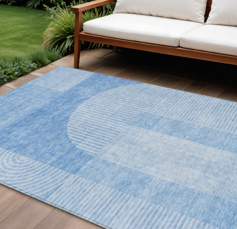 HomeRoots 9' Sky Blue and Denim Blue Geometric Rug – Durable, Washable Design for Indoor & Outdoor Use 9' X 12' 582702