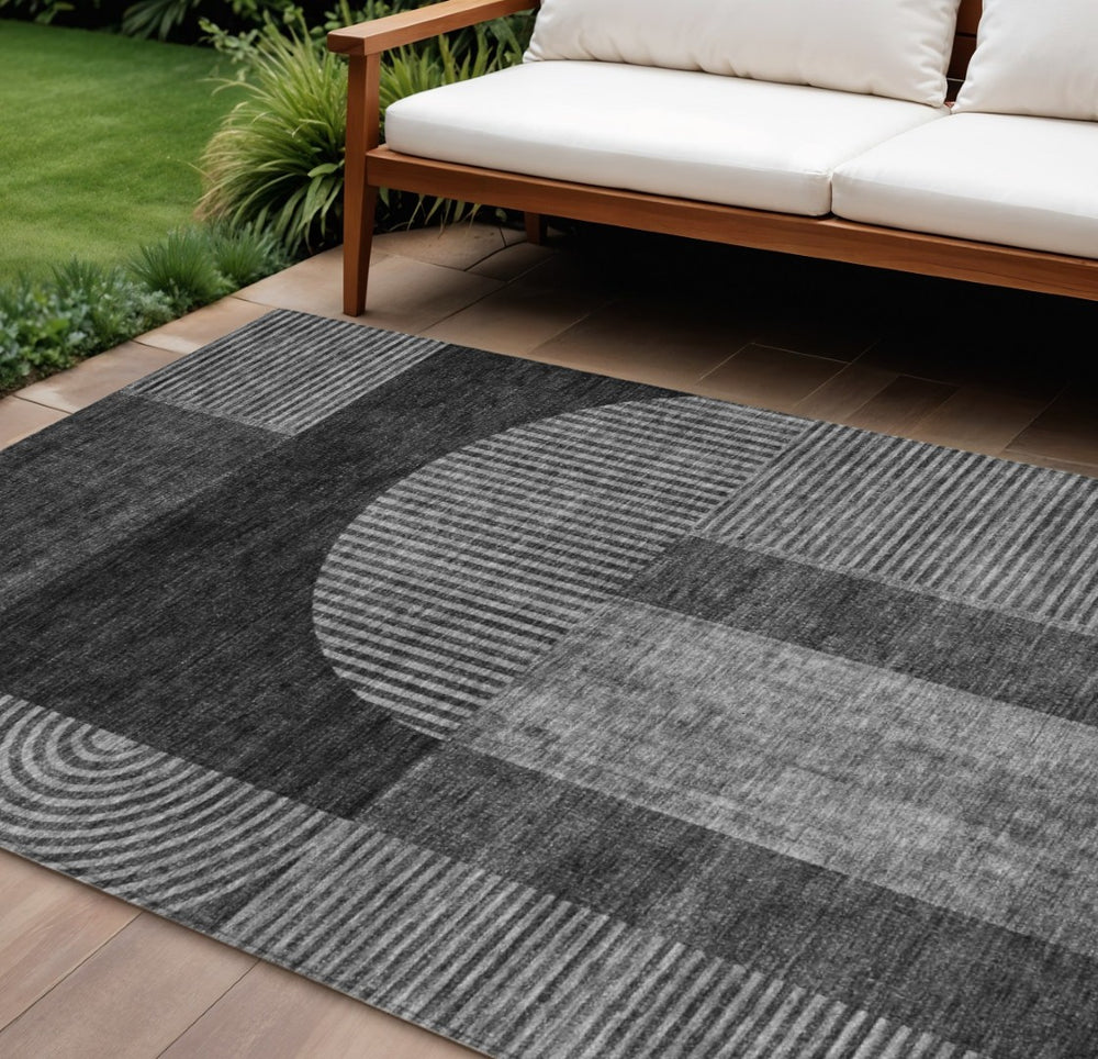 HomeRoots 9' Charcoal Gray and Silver Geometric Indoor Outdoor Area Rug – Stylish, Durable, Machine Washable Design 9' X 12' 582708