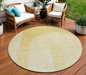 Homeroots 3' Blush Pink And Mauve Geometric Washable Area Rug For Stylish Indoor And Outdoor Spaces 8' Round Polyester 582712