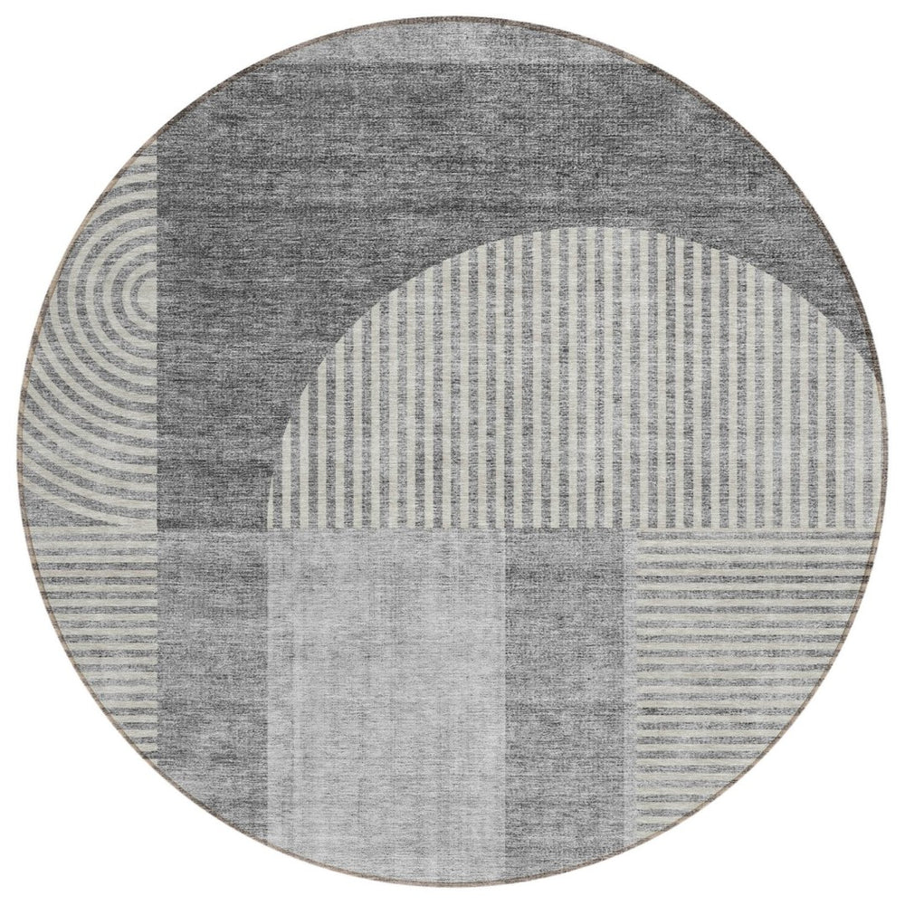 HomeRoots 5' Modern Gray Silver Geometric Area Rug - Indoor Outdoor Durable, Washable, Stylish & Versatile 8' Round 582718