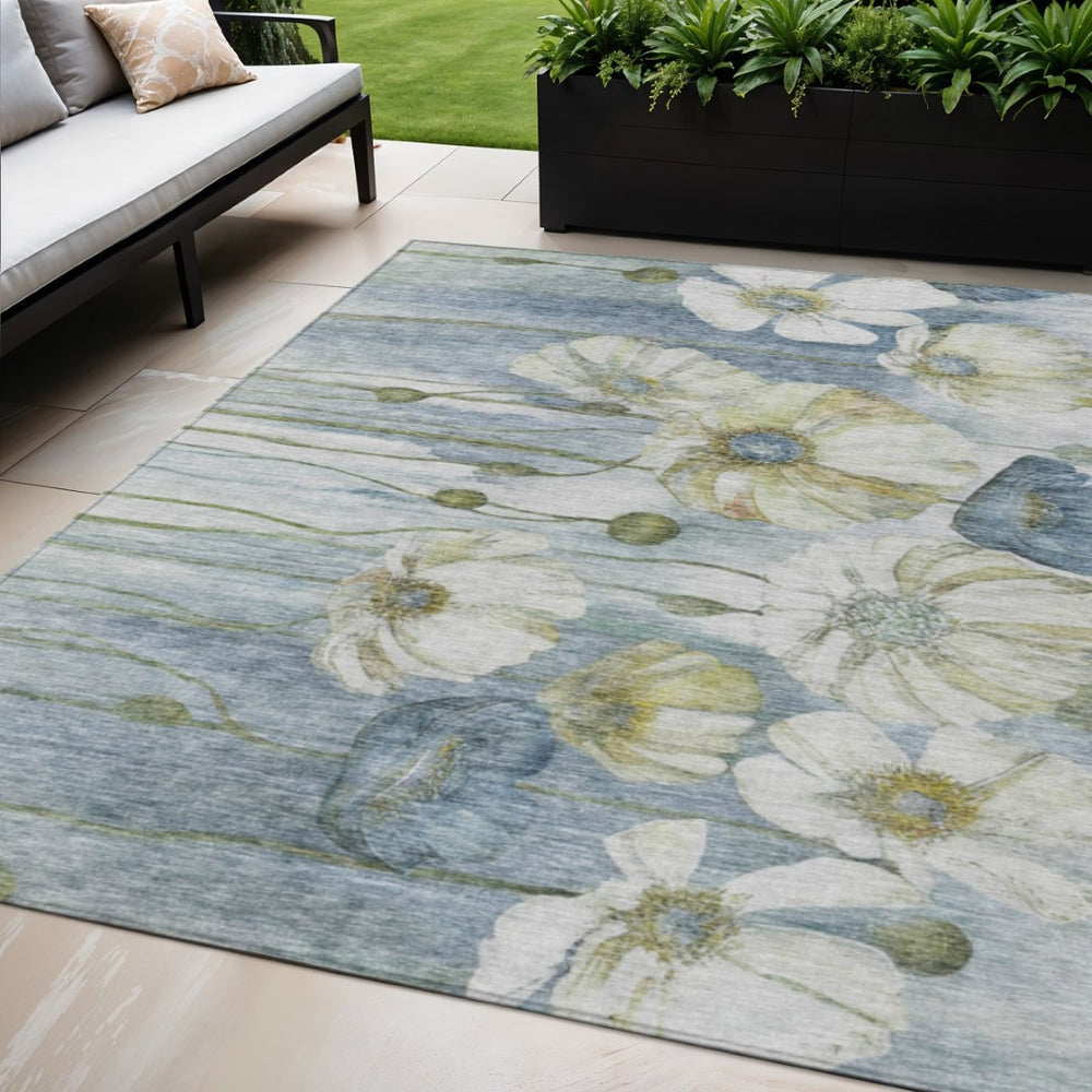 HomeRoots 5' Denim Blue Floral Area Rug - Durable, Washable, Indoor/Outdoor Design for High-Traffic Spaces 5' X 8' 582747