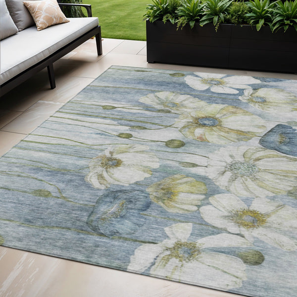 Homeroots 3' Denim Blue Floral Washable Area Rug - Perfect For Indoor Outdoor Spaces, Stain Resistant Design 5' X 8' Polyester 582747