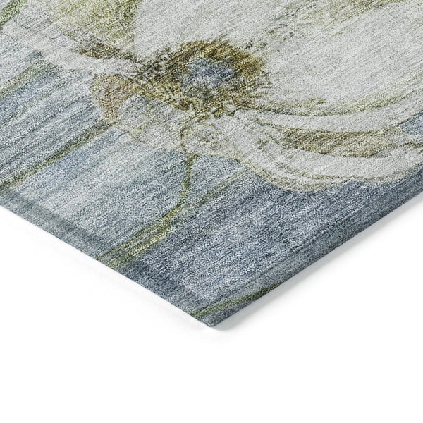 Homeroots 3' Denim Blue Floral Washable Area Rug - Perfect For Indoor Outdoor Spaces, Stain Resistant Design 8' X 10' Polyester 582749