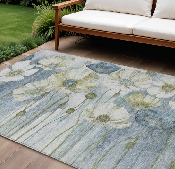 Homeroots 3' Denim Blue Floral Washable Area Rug - Perfect For Indoor Outdoor Spaces, Stain Resistant Design 10' X 14' Polyester 582751