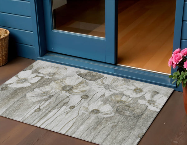 Homeroots 3' Denim Blue Floral Washable Area Rug - Perfect For Indoor Outdoor Spaces, Stain Resistant Design 3' X 5' Polyester 582782