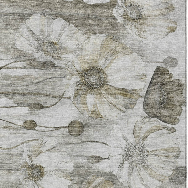 Homeroots 3' Denim Blue Floral Washable Area Rug - Perfect For Indoor Outdoor Spaces, Stain Resistant Design 5' X 8' Polyester 582783