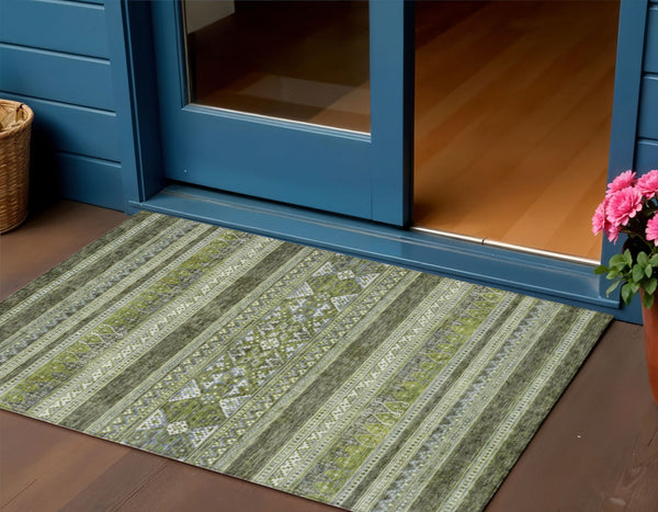 Homeroots 3' Chocolate And Gray Southwestern Indoor Outdoor Rug - Durable, Washable, Stylish For Any Space 3' X 5' Polyester 582836