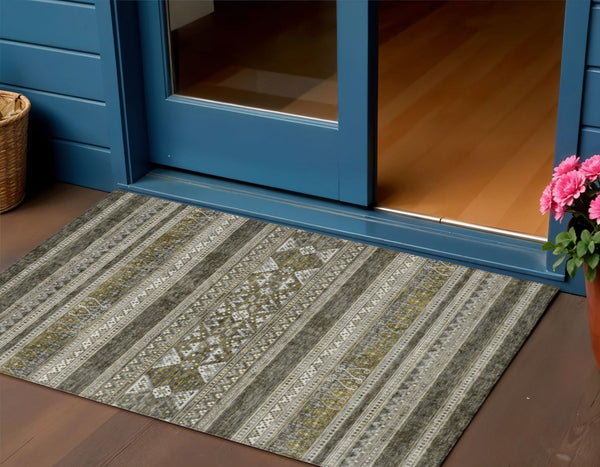 Homeroots 3' Chocolate And Gray Southwestern Indoor Outdoor Rug - Durable, Washable, Stylish For Any Space 3' X 5' Polyester 582866