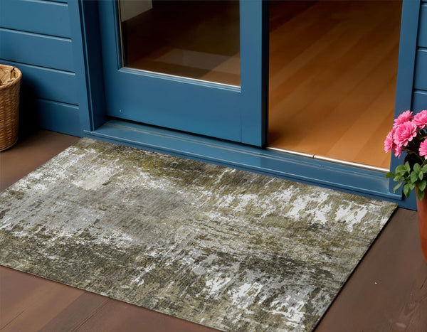 Homeroots 3' Washable Eggplant Purple & Lavender Abstract Area Rug For Indoor & Outdoor Spaces, Durable Design 3' X 5' Polyester 582932