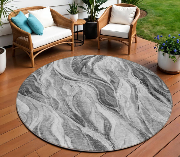 Homeroots 3' Green And Ivory Abstract Washable Area Rug - Stylish Indoor Outdoor Design For Any Space 8' Round Polyester 582994