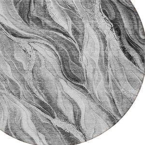 Homeroots 3' Green And Ivory Abstract Washable Area Rug - Stylish Indoor Outdoor Design For Any Space 8' Round Polyester 582994