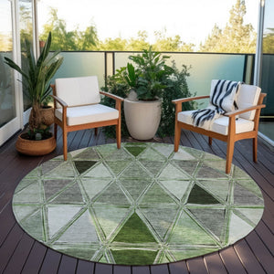 Homeroots 3' Geometric Washable Indoor Outdoor Area Rug In Green And Fern Green - Stylish & Durable Decor 8' Round Polyester 583012
