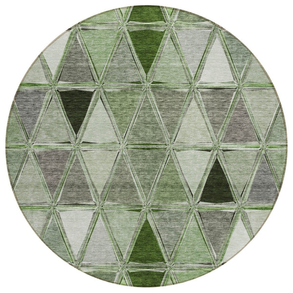 HomeRoots 5' Geometric Area Rug in Green & Fern Green - Washable, Durable, Modern Design for Indoor & Outdoor Use 8' Round 583012