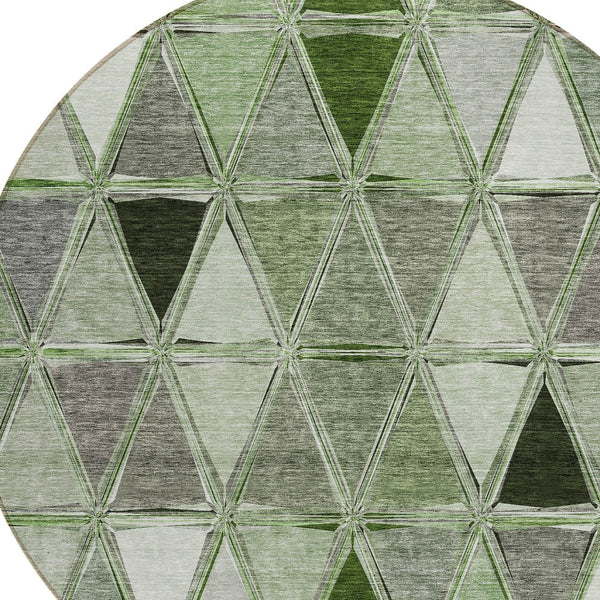 Homeroots 3' Geometric Washable Indoor Outdoor Area Rug In Green And Fern Green - Stylish & Durable Decor 8' Round Polyester 583012