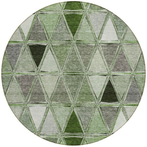 Homeroots 3' Geometric Washable Indoor Outdoor Area Rug In Green And Fern Green - Stylish & Durable Decor 8' Round Polyester 583012