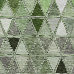 Homeroots 3' Geometric Washable Indoor Outdoor Area Rug In Green And Fern Green - Stylish & Durable Decor 8' X 10' Polyester 583013