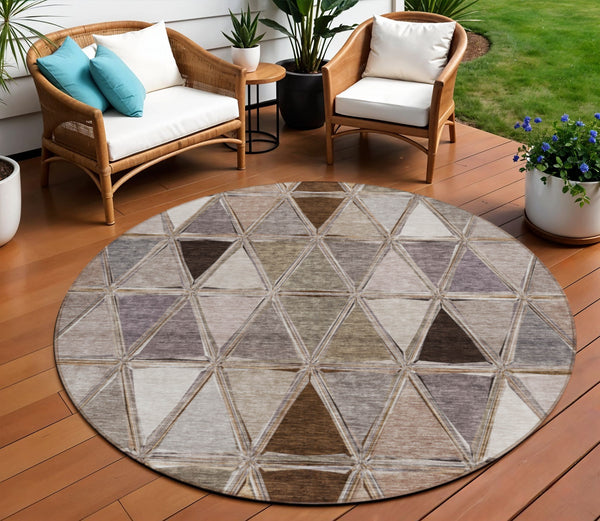 Homeroots 3' Geometric Washable Indoor Outdoor Area Rug In Green And Fern Green - Stylish & Durable Decor 8' Round Polyester 583018